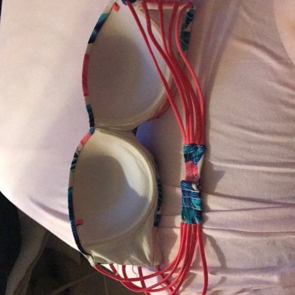 Floral, strapless, bikini top - Picture 4 of 5